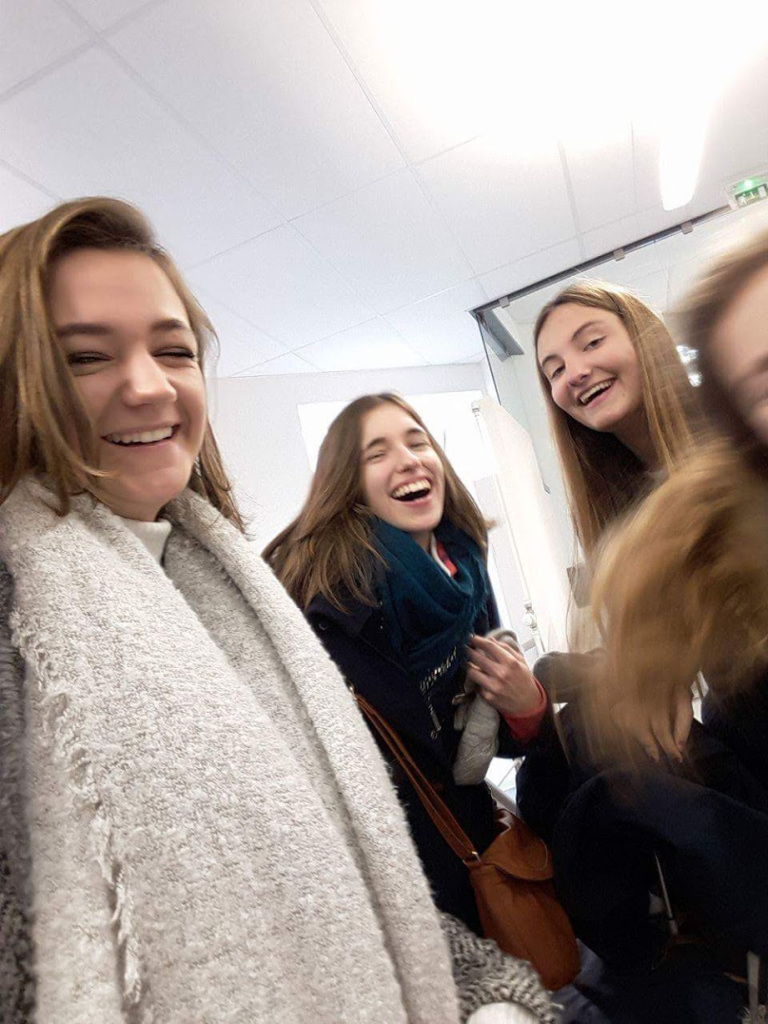 received_1264760603618923