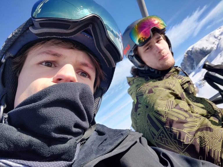 received_1368587410655825