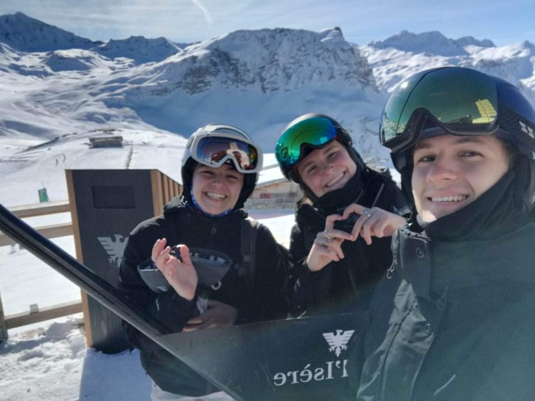 received_3335563180015561